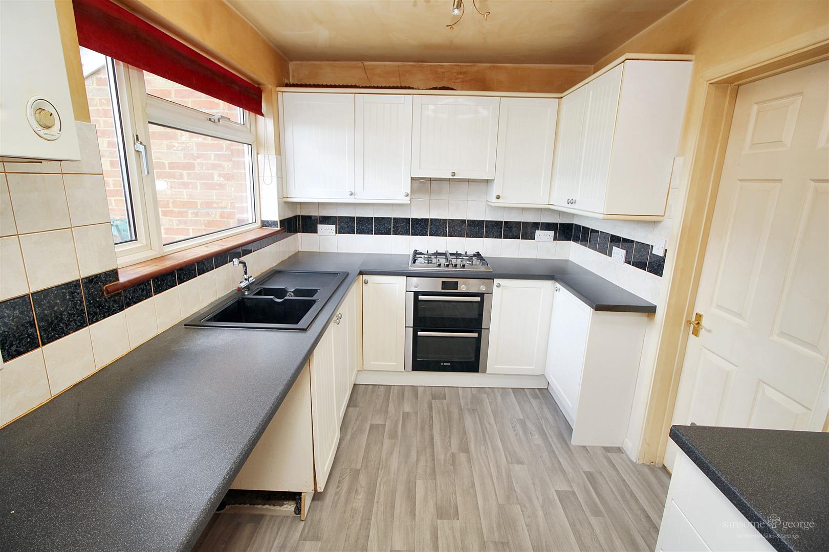 3 bed property in Glebe Road, Reading